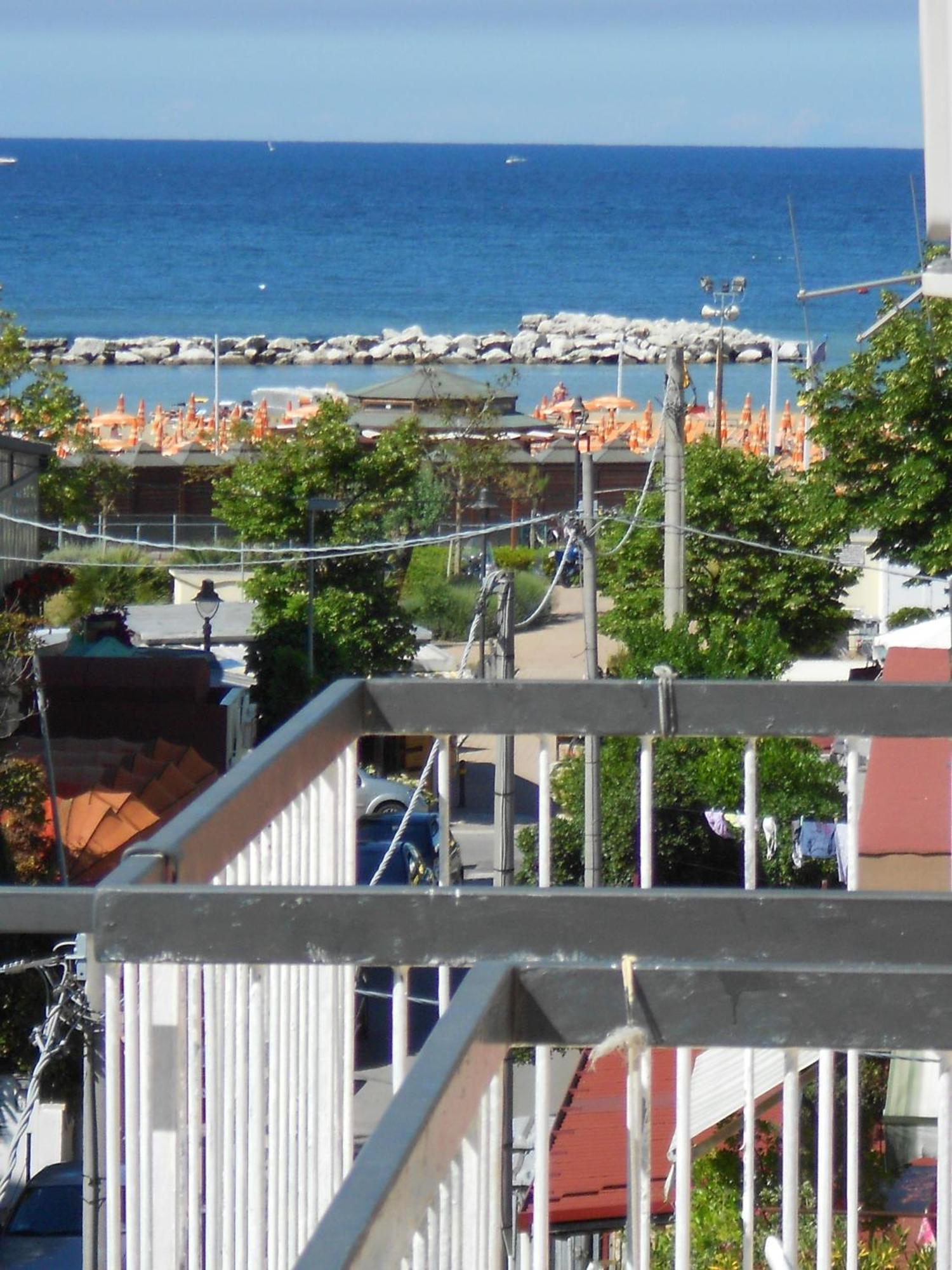 Hotel Ottavia Rimini Exterior foto