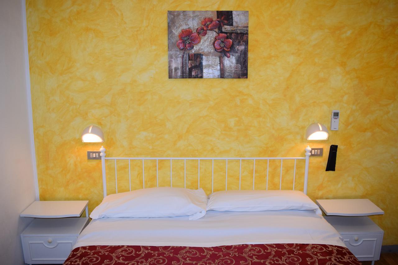 Hotel Ottavia Rimini Exterior foto