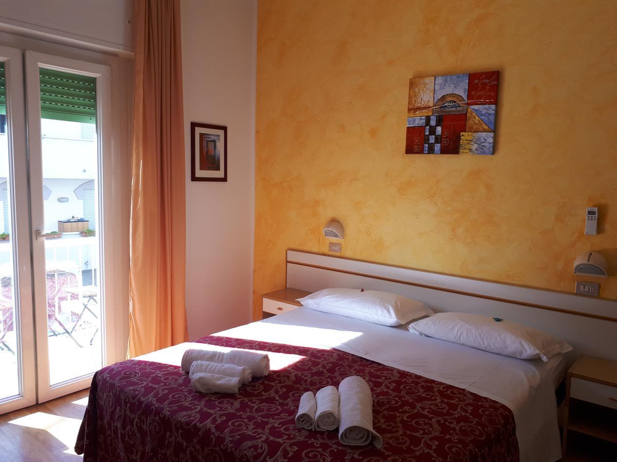 Hotel Ottavia Rimini Exterior foto